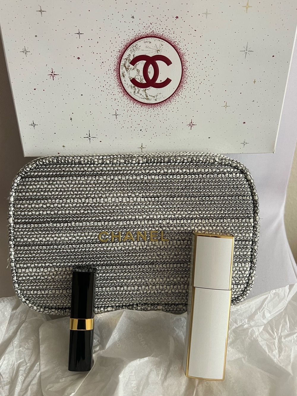 CHANEL New Tweed Cosmetic Pouch Gold Logo lip fragrance Set inside